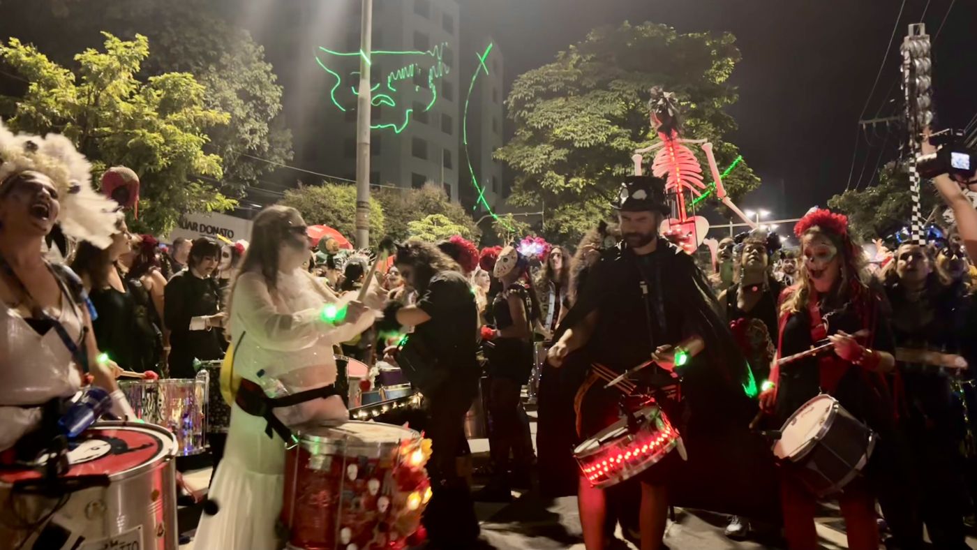 Bloco Fúnebre | Passageira.com.br