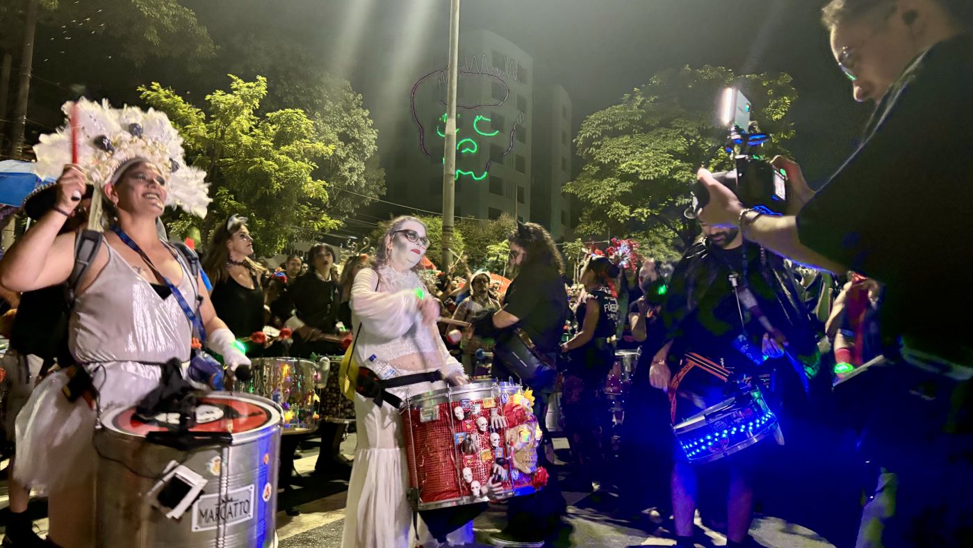 Bloco Fúnebre | Passageira.com.br